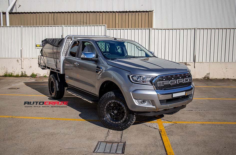 FORD RANGER ANZA MATTE BLACK WITH ANTHRACITE RING